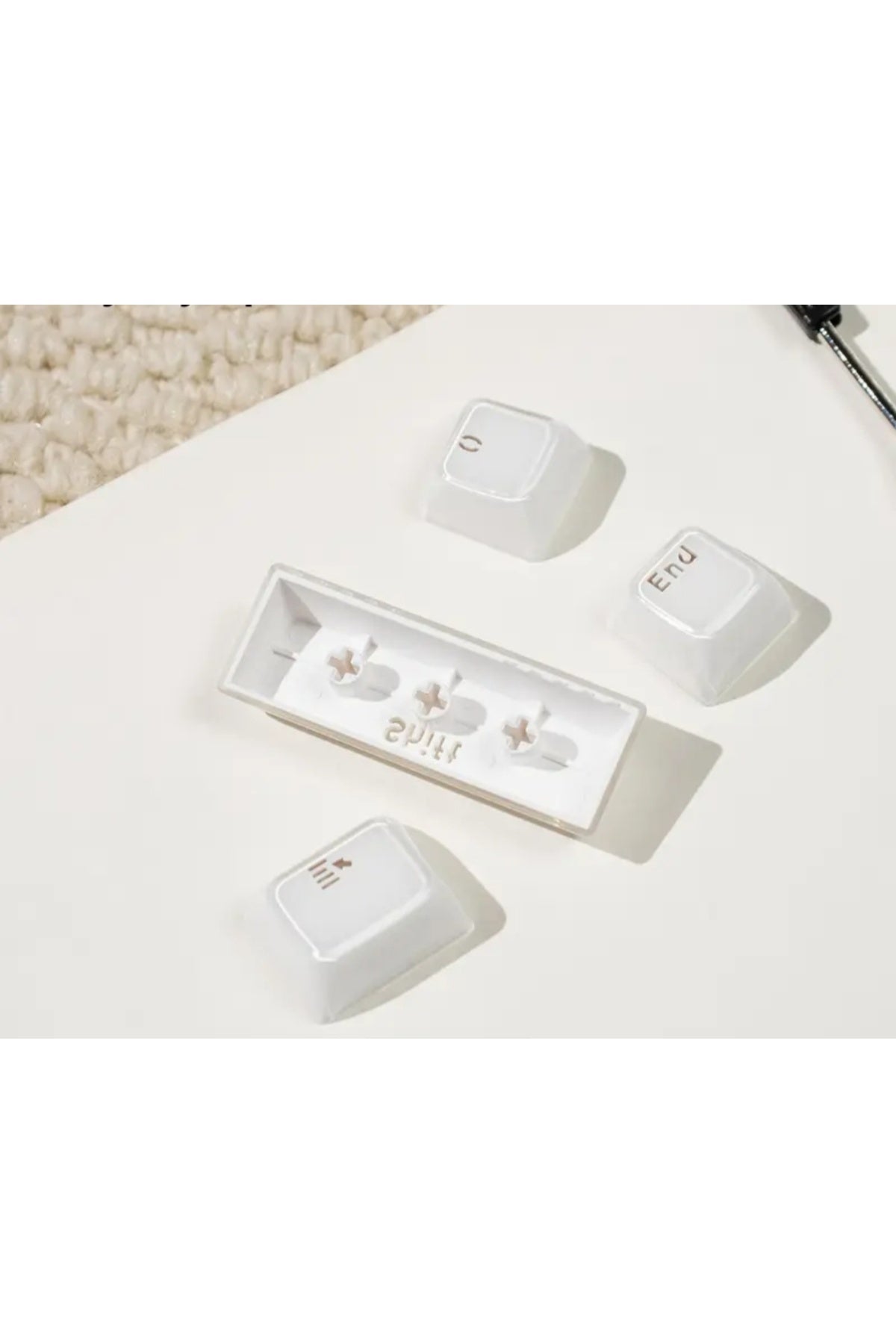 MEKANİK KLAVYE CRYSTAL JELLY KEYCAPS -136 TUŞLU KRİSTAL Jelly YARI SAYDAM OEM PROFİL PEMBE TUŞ TAKIMI - Beyaz ürün görseli 3